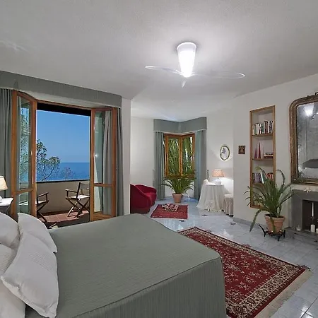 Sleeps 6 Pool Air Con Wifi