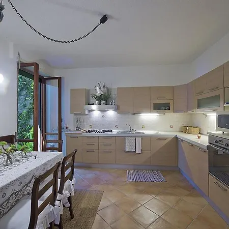 Sleeps 6 Pool Air Con Wifi Villa