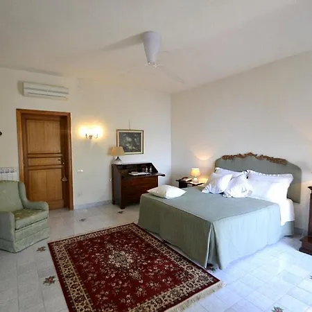 Sleeps 6 Pool Air Con Wifi Amalfi